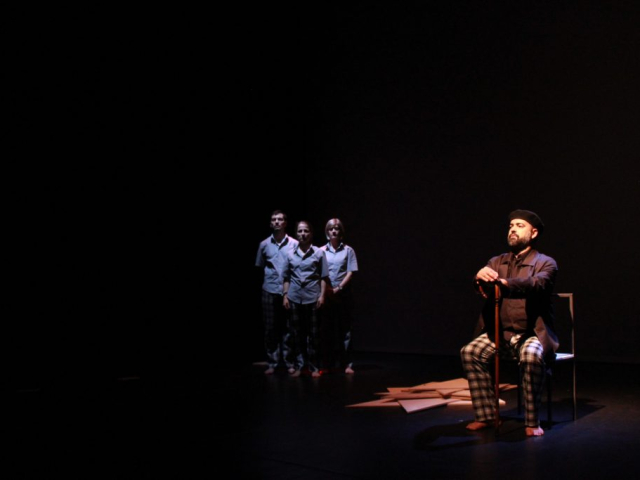 o homem que © Eduardo Pinto